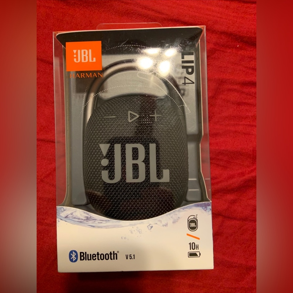 JBL clip 4 Bluetooth wireless 10 hour play speaker Black